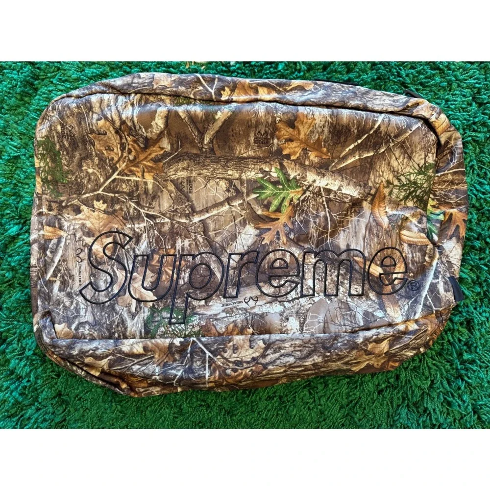 Supreme Duffle Bag Mens OS Realtree Camo NWT Cordura Box Logo Travel Gym Bag